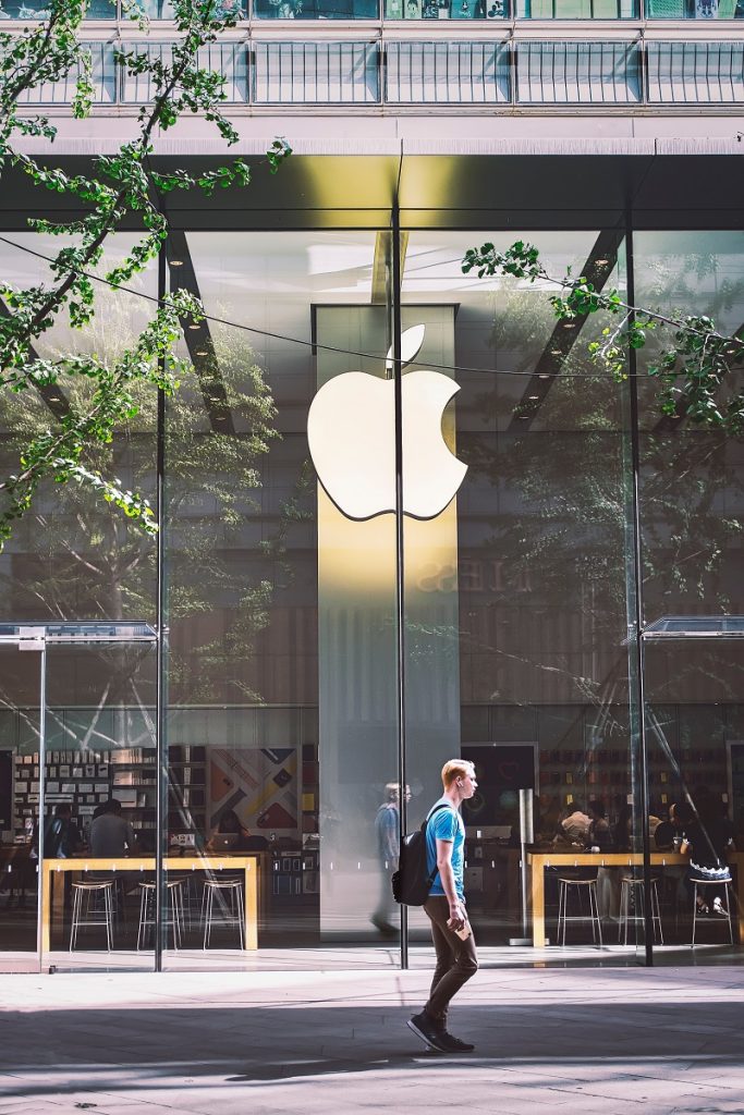 Can Apple (AAPL) Stock Impress Investors After iPhone 17 Launch?