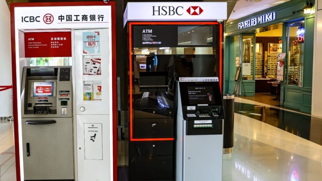 Major Banks Vie for Hong Kong’s Scarce Stablecoin Licenses Major Banks Vie for Hong Kong’s Scarce Stablecoin Licenses