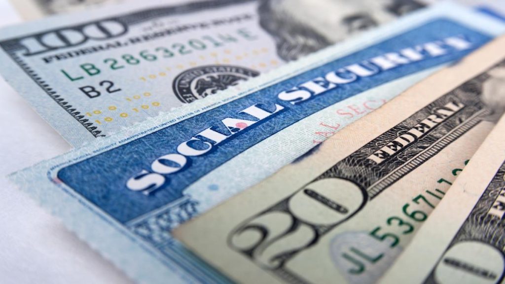 How Does Your Social Security Benefit Compare With the Average?