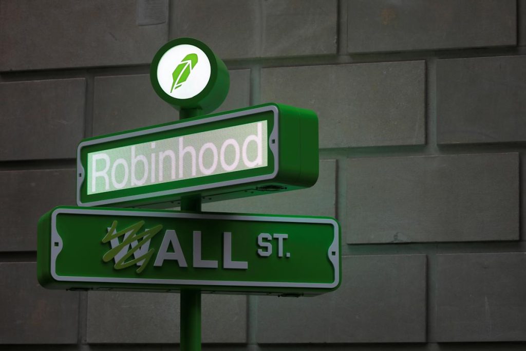 Robinhood CFO defends its future as shares slide 9% after earnings